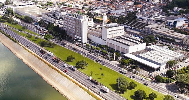 abril_aerea